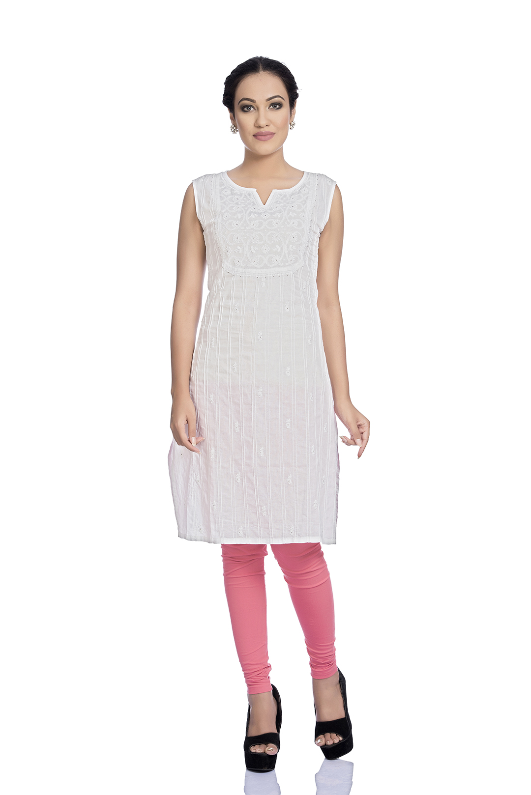 Georgette White Lucknow Chikan Kurti, Size: M at best price in Lucknow |  ID: 27424576097